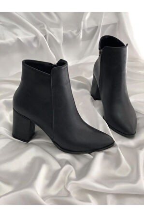 Beyaz (Oc Shoes) Topuklu Fermuarlı Günlük Kadın Bot SİYAH