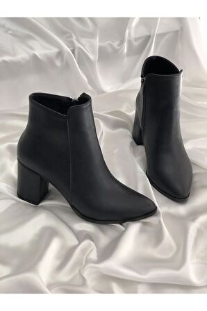 Beyaz (Oc Shoes) Topuklu Fermuarlı Günlük Kadın Bot SİYAH