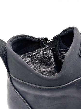 Beyaz (Oc Shoes) Termo Kaymaz Taban Fermuarlı Kadın Kısa Bot SİYAHA SİYAH