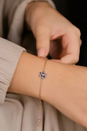 925 Ayar Gümüş Rose Altın Kaplamalı Renkli Zirkon Taşlı Gümüş Kar Tanesi Bileklik - 45053801
