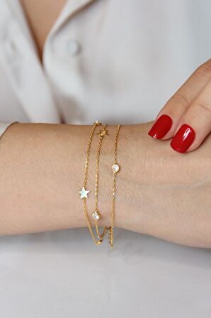 Altın Kaplamalı 925 Ayar Gümüş Yıldızlı ve Taşlı Üç Zincirli Bileklik - B080701