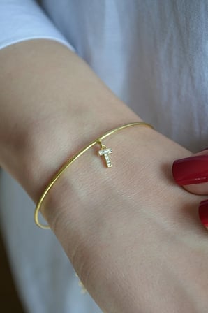 18k Altın Kaplamalı 925 Ayar Gümüş T Harfi Kelepçe Bileklik - 45089402