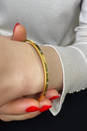 18k Altın Kaplamalı 925 Ayar Gümüş Zirkon Taşlı Kelepçe Bileklik - 45101101