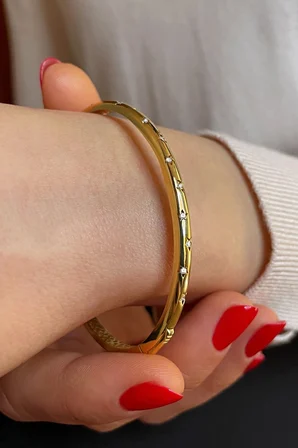 18k Altın Kaplamalı 925 Ayar Gümüş Yıldız Figürlü Kelepçe Bileklik - 45101201