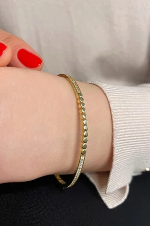 18k Altın Kaplamalı 925 Ayar Gümüş Zirkon Taşlı Kelepçe Bileklik - 45101601