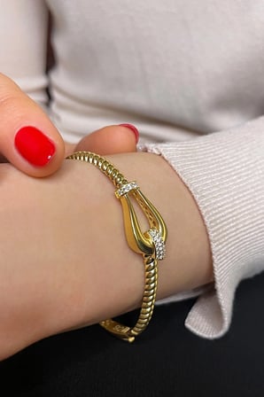 18k Altın Kaplamalı 925 Ayar Gümüş Zirkon Taşlı Kelepçe Bileklik - 45101901