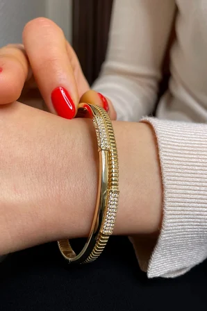 18k Altın Kaplamalı 925 Ayar Gümüş Çift Sıra Tasarım Kelepçe Bileklik - 45102101