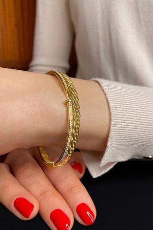 18k Altın Kaplamalı 925 Ayar Gümüş Tasarım Kelepçe Bileklik - 45102201