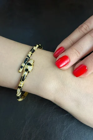 18K Altın Kaplamalı 925 Ayar Gümüş Yılan Figürlü Kelepçe Bileklik - 45102801