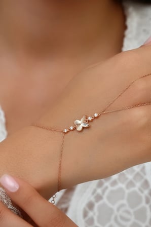 925 Ayar Gümüş Zirkon Taşlı Rose Kalemli Kelebek Şahmeran - 45104301