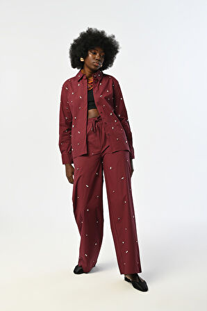 KADIN ÖNÜ VE KOLLARI TAŞLI PAMUKLU BORDO RENK GÖMLEK