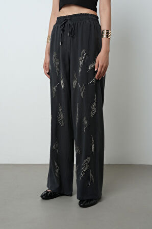 Kadın Önü Taş İşlemeli Düz Renk Beli Lastikli Bol Paça Pantolon