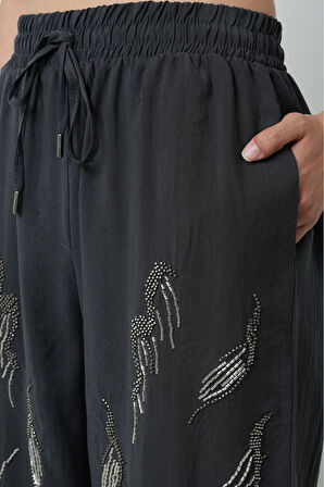 Kadın Önü Taş İşlemeli Düz Renk Beli Lastikli Bol Paça Pantolon