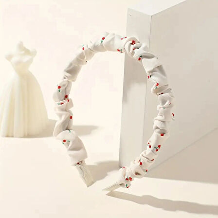 Kiraz Desenli Saç Aksesuarı Seti, Beyaz Bandana ve Scrunchie, 28 cm x 16 cm Bandana, 12 cm Lastik Toka