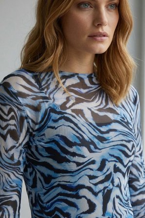 Kadın Mavi Leopar Desenli Transparan Bluz Tül Uzun Kollu Slim Fit Body