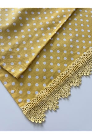 Sarı Puantiyeli Dantelli Runner - Masalara Şıklık Katan Pamuklu Runner (90x50 cm)