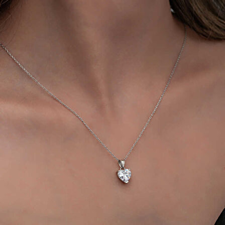 925 Ayar Gümüş Beyaz Taşlı Kalpli Kadın Kolye