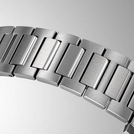 Casio Erkek Kol Saati EQB-1300D-2A Lacivert Çelik Kasa Mineral Cam 39,5 mm 10 ATM Quartz Mekanizma