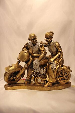 Motorlu İhtiyar Delikanlı Sevgili Çİft