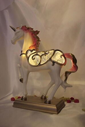 Yılbaşı Noel Unikorn Tasarımlı Kar Küresi Anime Karakter Işık Müzik Yeniyıl