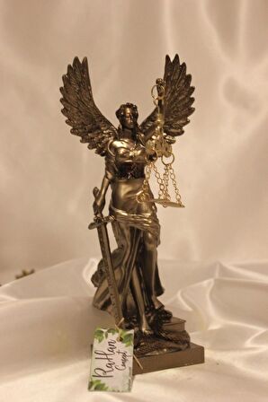 Dekoratif Avukat Adalet Kadın Heykeli Themis Terazi Kanatlı