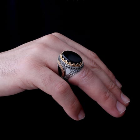 925 Ayar Gümüş Erkek Yüzük – Lüks Tasarım Oval Taşlı Yüzük