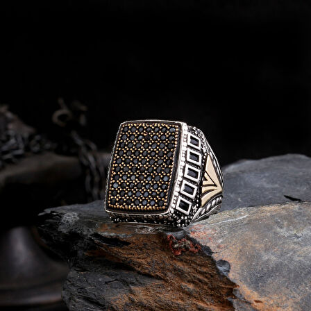 925 Ayar Gümüş Erkek Yüzük – Sanatsal İşlemeli Doğal Taş Yüzük