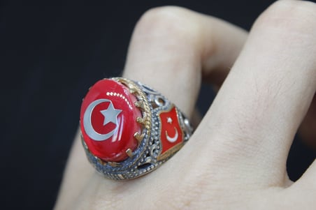 Türk Bayrak İşlemeli Mineli 925 Ayar Erkek Gümüş Yüzük