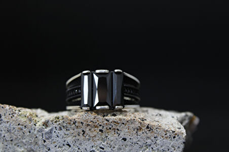 925 Ayar Siyah Taşlı Erkek Gümüş Yüzük - Maskülen Stil