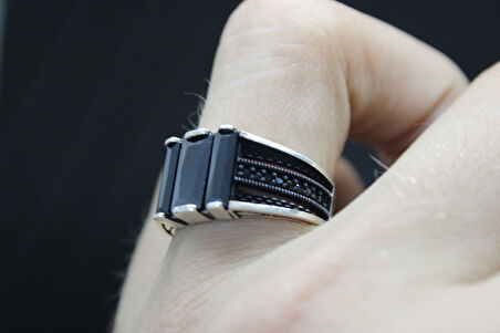 925 Ayar Siyah Taşlı Erkek Gümüş Yüzük - Maskülen Stil