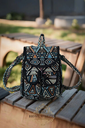 Kilim Desenli El Yapımı Sırt Çantası – Etnik Tasarım, Dayanıklı ve Katlanabilir