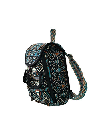Kilim Desenli El Yapımı Sırt Çantası – Etnik Tasarım, Dayanıklı ve Katlanabilir