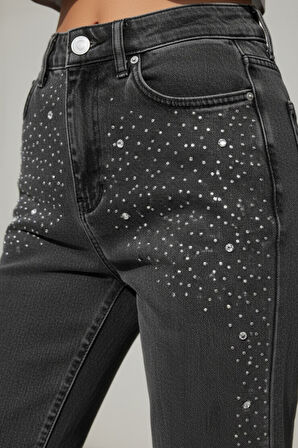 Kadın Yüksek Bel Taşlı-Taş Detaylı Antrasit Mom Jean Pantolon – Şık Denim Kadın Pantolon