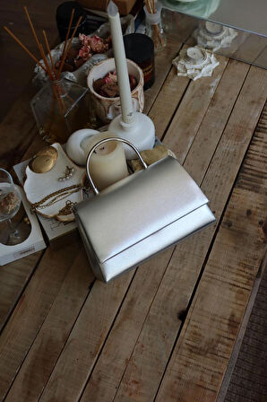 Silver Deri Metal Sap Detaylı El & Omuz Çantası