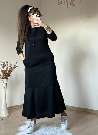 Kapusonlu Etek Fırfırlı Elbise Sıyah