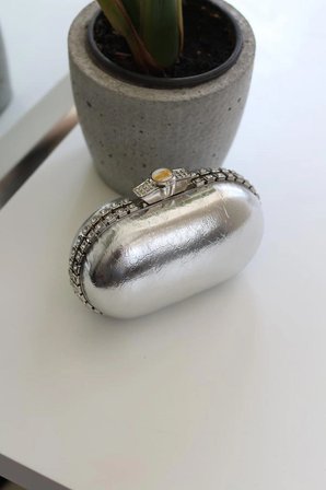Silver Parlak Taş Detaylı Zincirli Kasalı Abiye Çantası