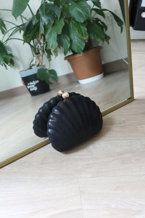Siyah istiridye Simli Zincirli Çanta