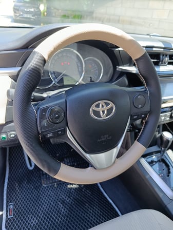 DİKİŞLİ DİREKSİYON KILIFI BEJ / NOKTA DERİ BEJ DİKİŞLİ TOYOTA COROLLA 2004-2026 ARASI