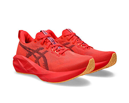 Asics Novablast 5 Erkek Koşu Ayakkabısı 1011B974-600 Kırmızı