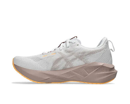 Asics Novablast 5 Erkek Koşu Ayakkabısı 1012B765-102 Beyaz