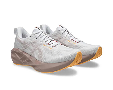 Asics Novablast 5 Erkek Koşu Ayakkabısı 1012B765-102 Beyaz