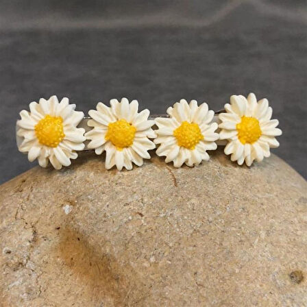 Uretti - Hülya 6683 4763 El Yapımı Polimer Kil Beyaz Papatya Çiçeği Tasarımlı Saç Tokası / 8 cm