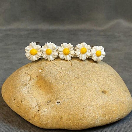 Uretti - Hülya 6683 4763 El Yapımı Polimer Kil Beyaz Papatya Çiçeği Tasarımlı Saç Tokası / 8 cm