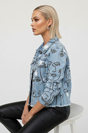 Kadın Mavi Düğmeli Uzun Kollu Surat/Yüz Baskılı Crop Denim Jean Ceket Kadın -Yeni Sezon Kadın Ceket
