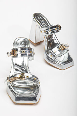 Tommo Gümüş Rugan Platformlu Açık Burunlu Kalın Topuklu Ayakkabı