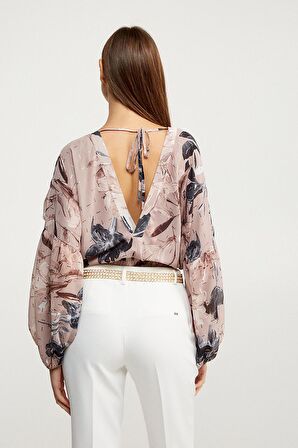 BSB V YAKA ÇİÇEKLİ UZUN KOL TEN RENGİ Kadın BLUZ 147-410009