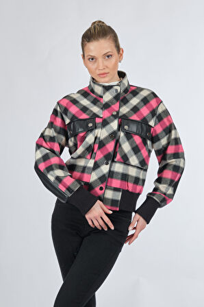 Unique Mode Dik Yaka Kareli Siyah Kadın Mont UW233307