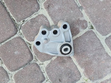 Opel / Astra K Motor Takozu Üst