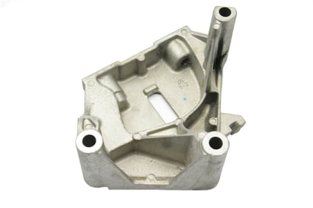Opel / Corsa D Sağ Motor Kulağı Braketi