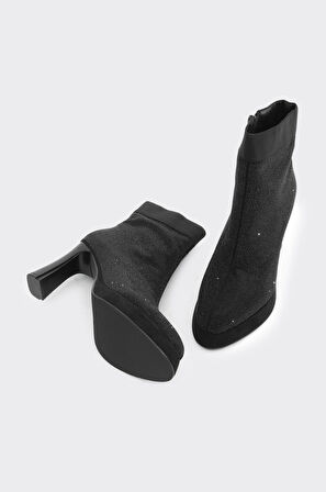 Topuklu Fermuarlı Taş Aksesuarlı Kadın Bot